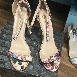 Floral Women's Heels - Multicolor